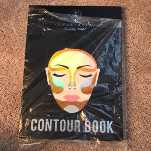 Holy grail Anastasia Beverly Hills contour book